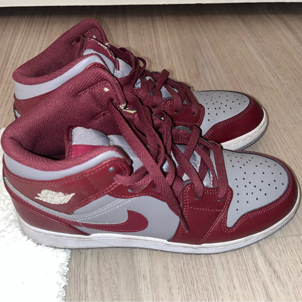 Nike Air Jordan 1 Mid - Maroon and Light Gray